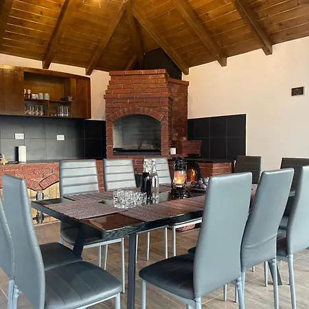 Dom wakacyjny Casa Cu Tihna